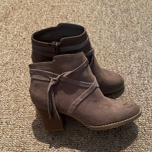 Express  ankle Booties